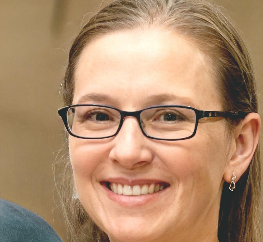 Freja Lindgren, Senior Financial Strategist